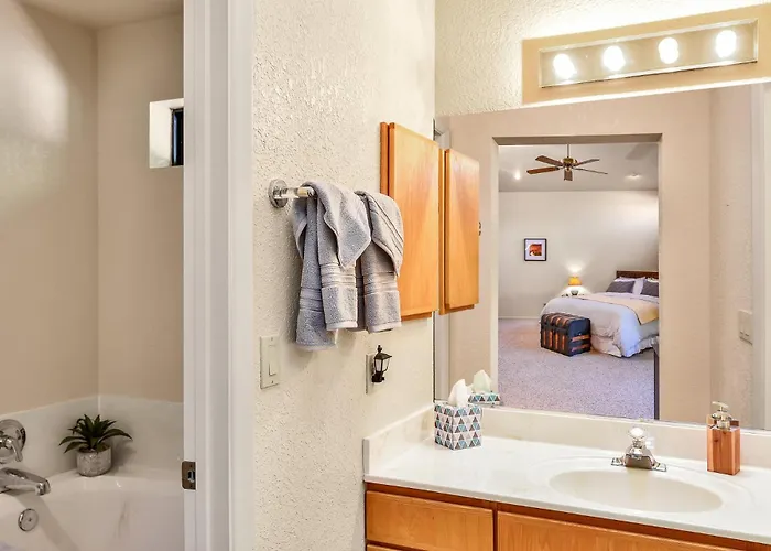 Red Rock Magnificence Stunning Views Quiet Village Of Oak Creek Pet-friendly Holiday home