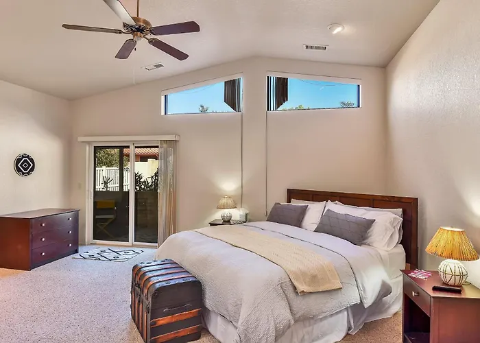 Red Rock Magnificence Stunning Views Quiet Village Of Oak Creek Pet-friendly